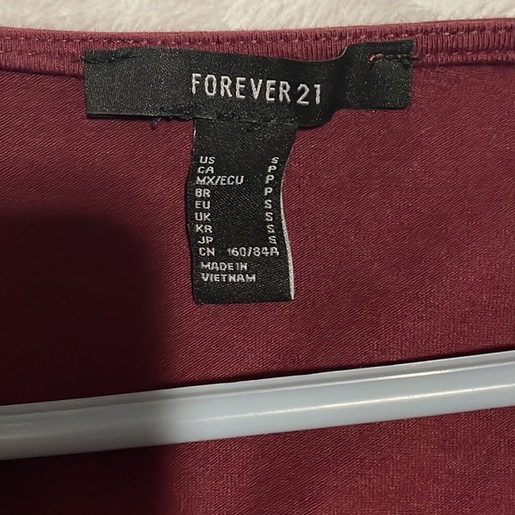 Forever 21 Burgundy Cross-over V-Neck Crop Top Size S - Picture 4 of 5